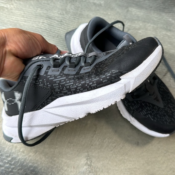 Under Armour boys Scramuet tennis shoes size 4.5 minimal wear and tear. - Picture 5 of 5
